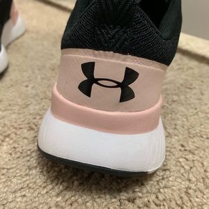 Woman’s under Armour Sneakers